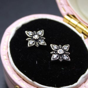 Art Deco Blüten-Ohrstecker in 925 Sterling Silber
