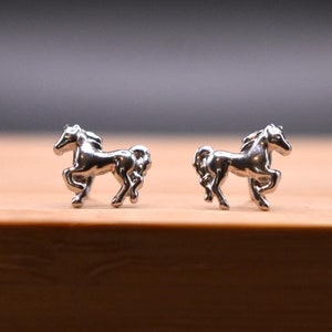 Horse Stud Earrings in 925 Sterling Silver