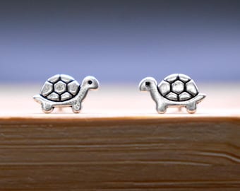 Tortoise Stud Earrings in 925 Sterling Silver
