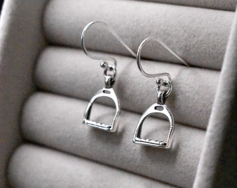 Horse Sirrup Hook Earrings in 925 Sterling Silver