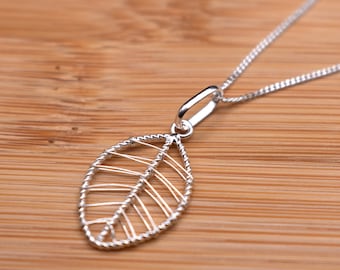 Delicate Openwork Leaf Pendant Necklace in 925 Sterling Silver