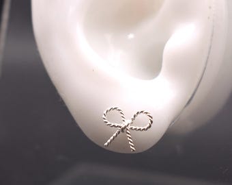 Bow Stud Earrings in 925 Sterling Silver