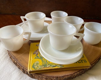 Vintage Hazel Atlas children’s teacups and saucers