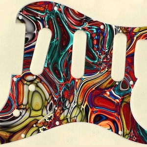 Könnte beinhalten: Ein farbenfroher Gitarren-Pickguard mit einem wirbelnden abstrakten Muster in Rot-, Blau-, Gelb- und Grüntönen.