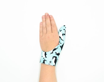 Thumbsie® Thumb Sucking Guard to help kids with a thumb sucking habit | Award-Winning | Dentist approved