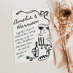 Puede incluir: Invitaci&oacute;n de boda en blanco y negro con el texto "Amelia & Harrison" y detalles sobre la ceremonia y la recepci&oacute;n de la boda. La invitaci&oacute;n presenta una ilustraci&oacute;n dibujada a mano de copas de vino, una botella de vino, velas y una baguette.