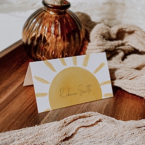 MILA - Modèle de carte de lieu de douche de bébé Sunshine, carte de lieu modifiable A Little Ray Of Sunshine, carte de lieu de douche de bébé Boho Sunshine