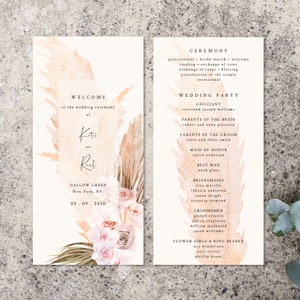 Puede incluir: Un programa de ceremonia de boda con un fondo de acuarela que presenta un ramo de rosas rosadas y hierba de la pampa. El programa incluye los nombres de la novia y el novio, Katie y Rani, el oficiante, la fiesta de bodas y los detalles de la ceremonia. La ceremonia tendrá lugar en Gallow Green en Nueva York, NY el 9 de agosto de 2020.