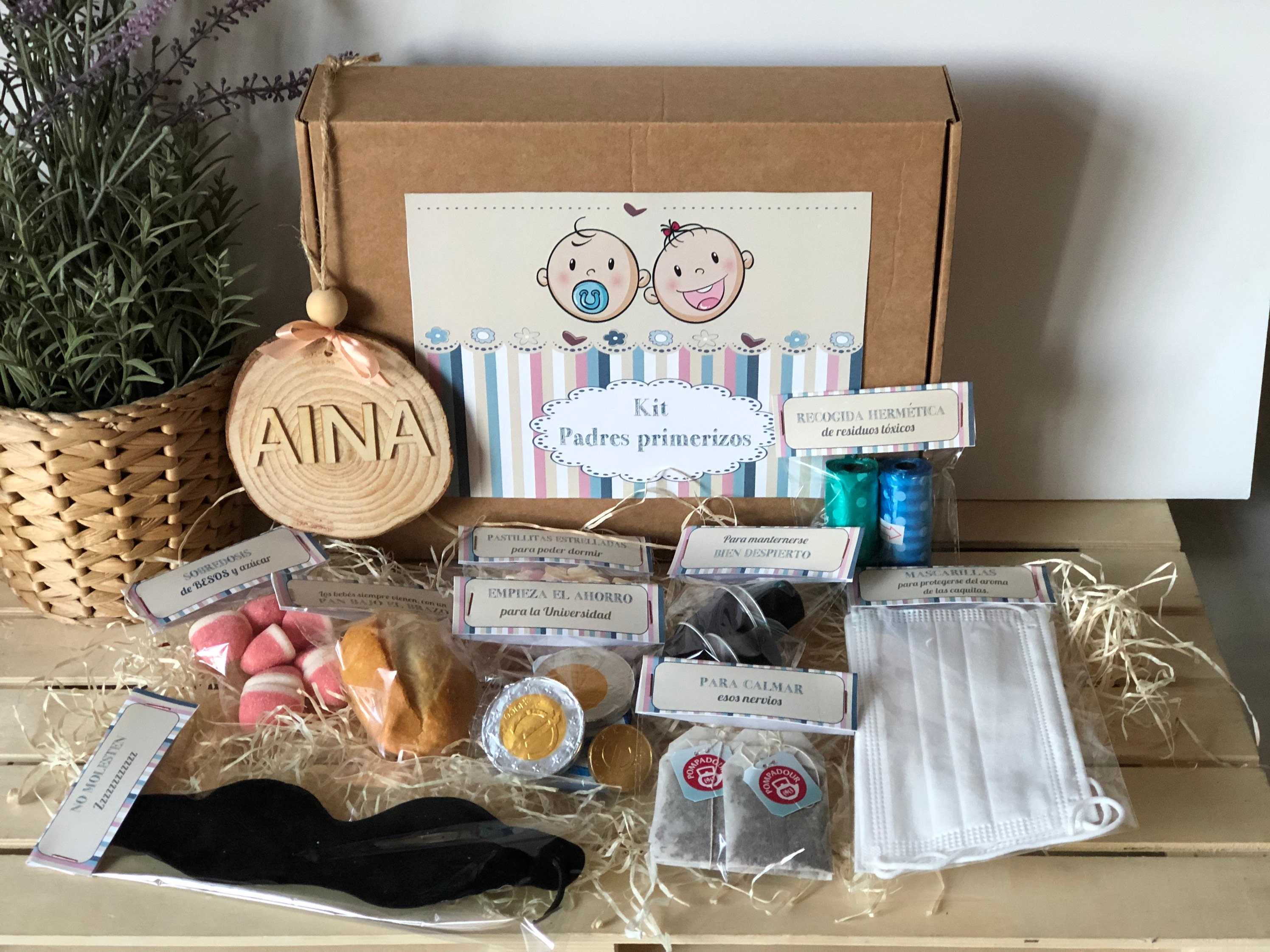 5 ideas de qué regalar a unos padres primerizos