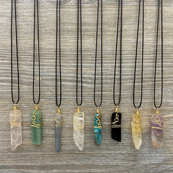 Raw crystal necklace cord, raw crystal choker, wire wrapped healing crystal necklace, woven natural stones pendant, boho chic hippie jewelry