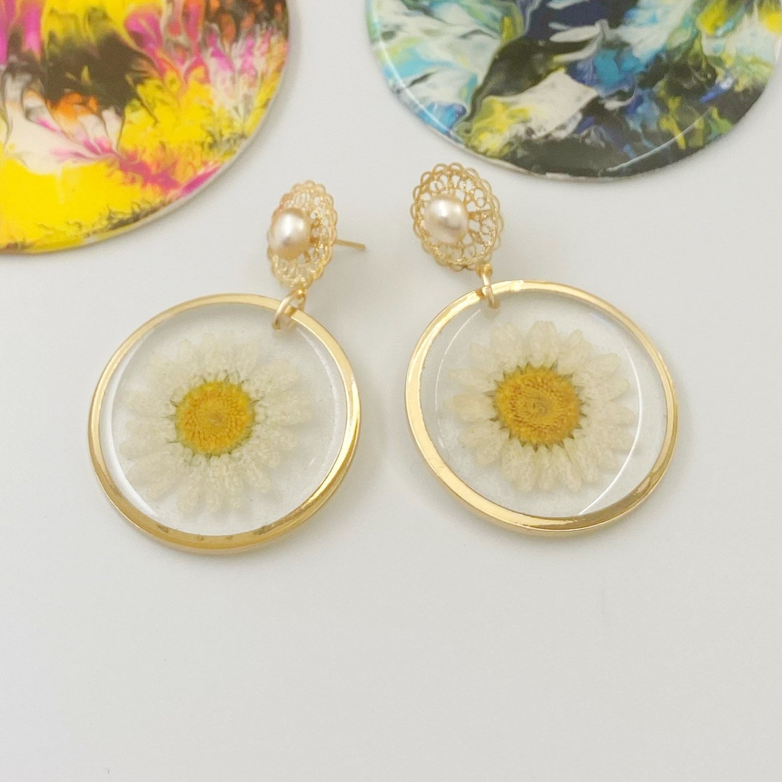 Real White Daisy Earrings Dangle Resin Earrings With Flowers Etsy