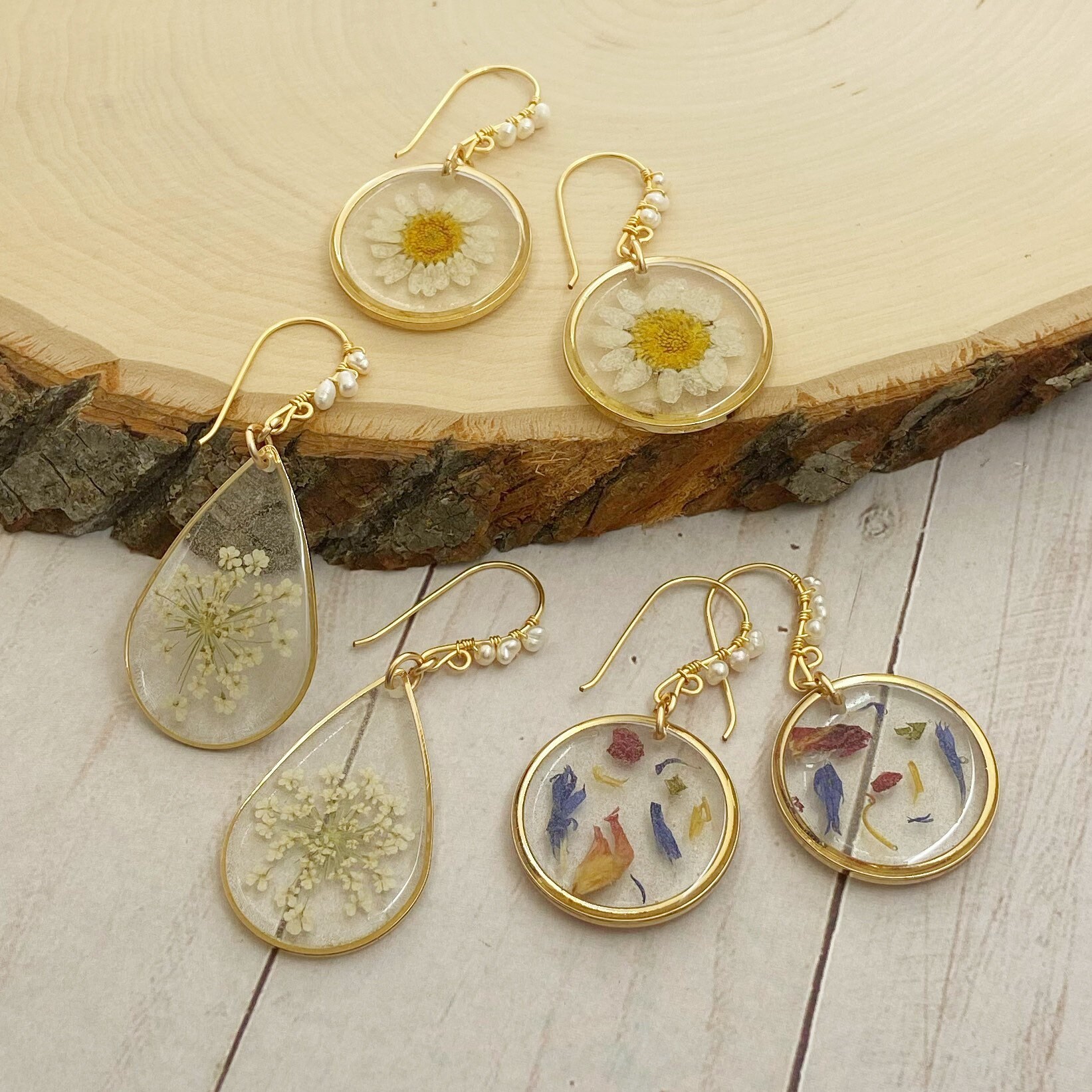 Dried flowers resin earrings, confetti flowers hoop earrings dangle, …