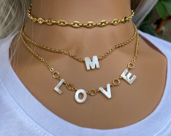 Benutzerdefinierte Name Halskette, Mutter der Perle Halskette, bedeutungsvolle Halskette für Frauen, Buchstabe Alphabet Kette, personalisierter Schmuck