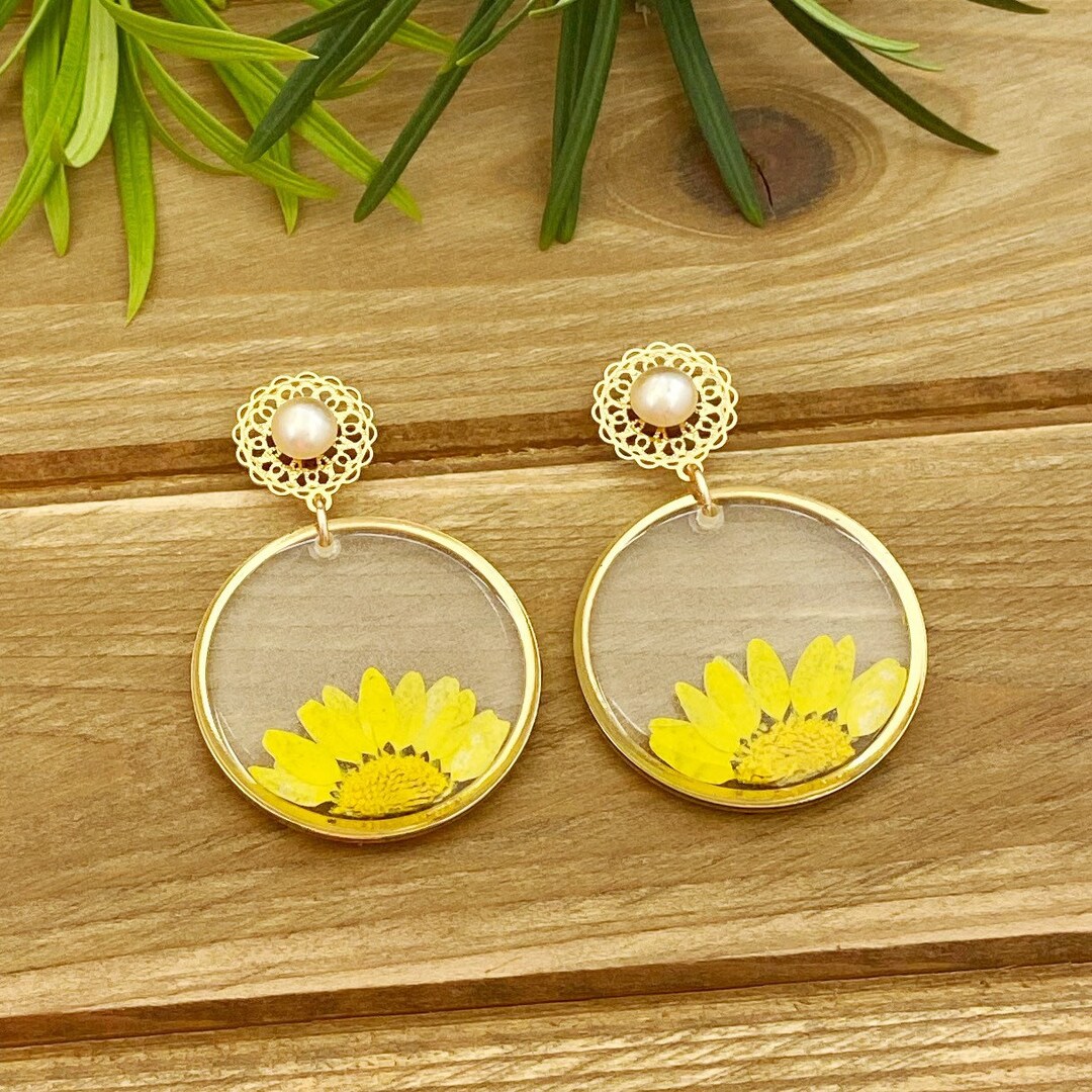 Real Pressed Flowers Resin Earrings, Dried Flower Earrings, Yellow Daisy Hoop Dangle Earrings