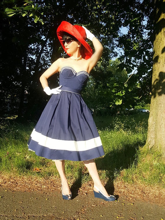 Styled to Go: Vintage Navy UK 8 1950s sun top, sk… - image 4