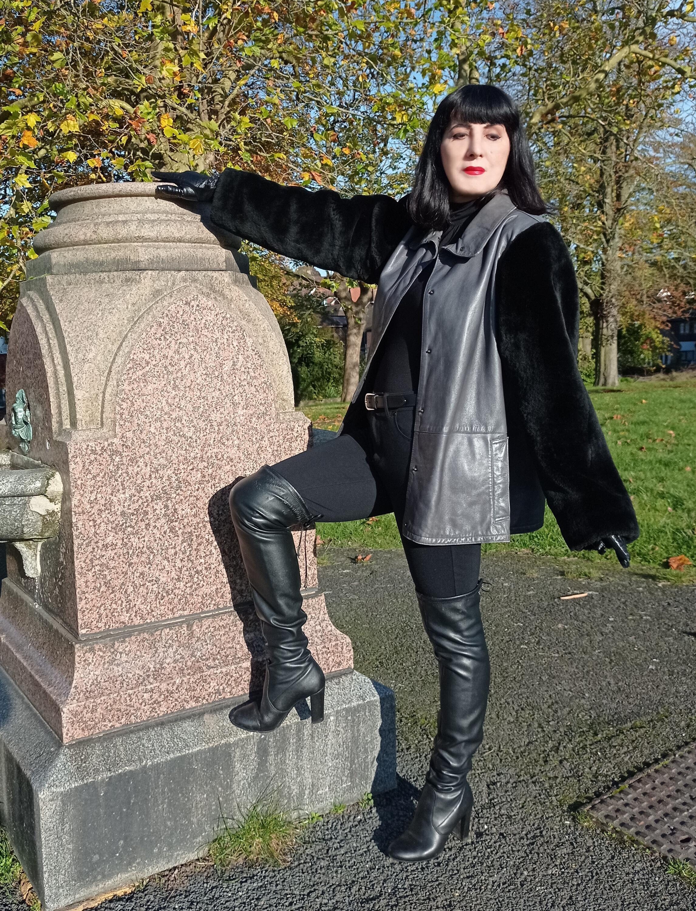 Vintage SICONS 1970s 1980s Armani Connection Leather Shearling