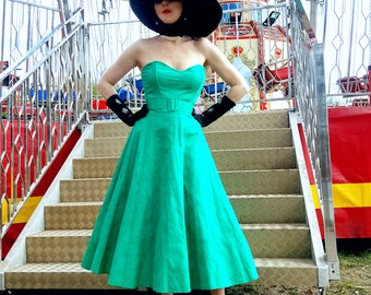 green emerald velvet dress The Jill | Stylish Black Gloves main image 1