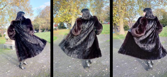 Treat Ürself Muse fur flare coat（black） Vintage 1980s or Late 1970s Black Mink & Huge Fox Sleeves Tuxedo
