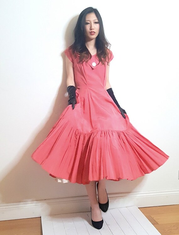 Vintage 1950's Norman Young original coral pink g… - image 3