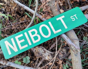 NEIBOLT ST Wood Sign: IT Horror Movie Decor