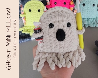 Ghoulio Ghost Crochet Pattern | NO SEW Mini Pillow | PDF digital download