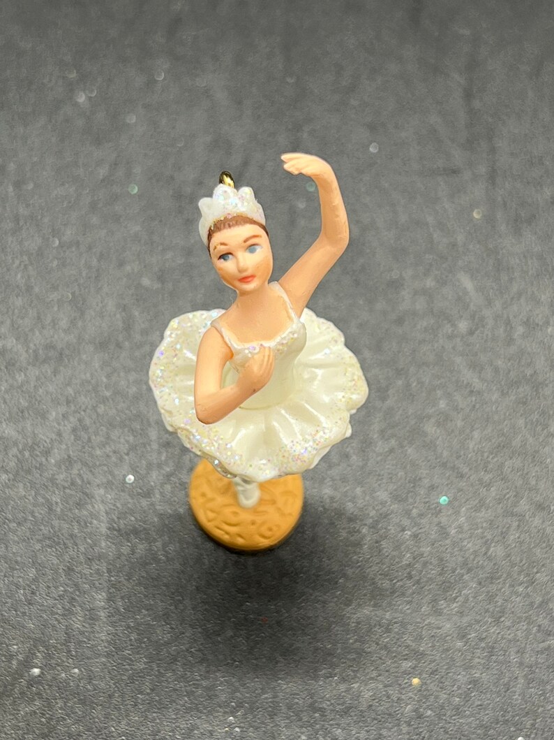 Hallmark Sugar Plum Fairy Nutcracker 2000 Ballerina Mini Ornament 1.75