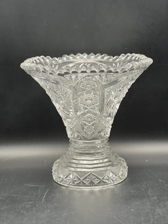 Assorted Vintage Pressed Glass, Crystal, and Cut Glass Finger Bowls Assorted Vintage Pressed Glass, Crystal, and Cut Glass Finger Bowls