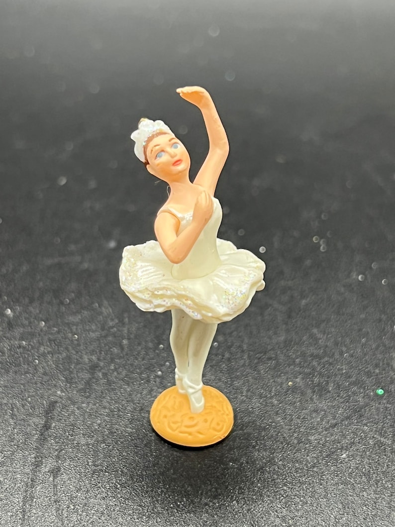 Hallmark Sugar Plum Fairy Nutcracker 2000 Ballerina Mini Ornament 1.75