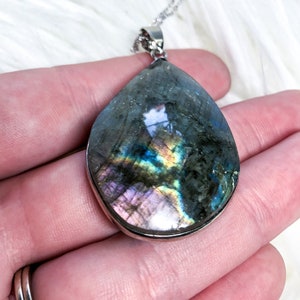 Mystic Labradorite Pendant Necklace | Layering Necklace | Crystal Necklace | Gemstone Pendant | Flashy Labradorite Pendant