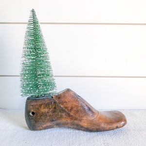 Childs Wooden Shoe Last w/Bottle Brush Tree Shoe Form w/Sisal Tree Vintage Christmas, Holiday Decor Christmas Gift, Farmhouse Decor image 2