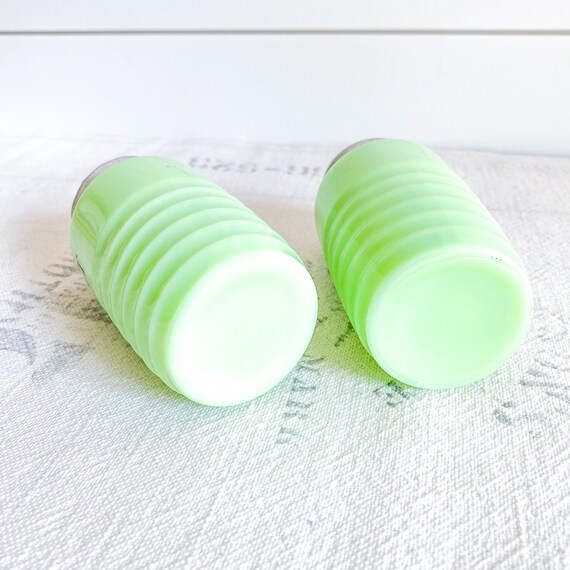 Vintage Jeannette Glass Jadeite Beehive Salt & Pepper Shakers