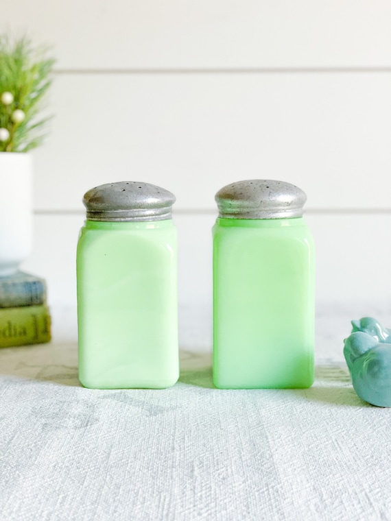 Vintage Jadeite Glass Range Shaker Set; Jade-ite Mint Green Milk