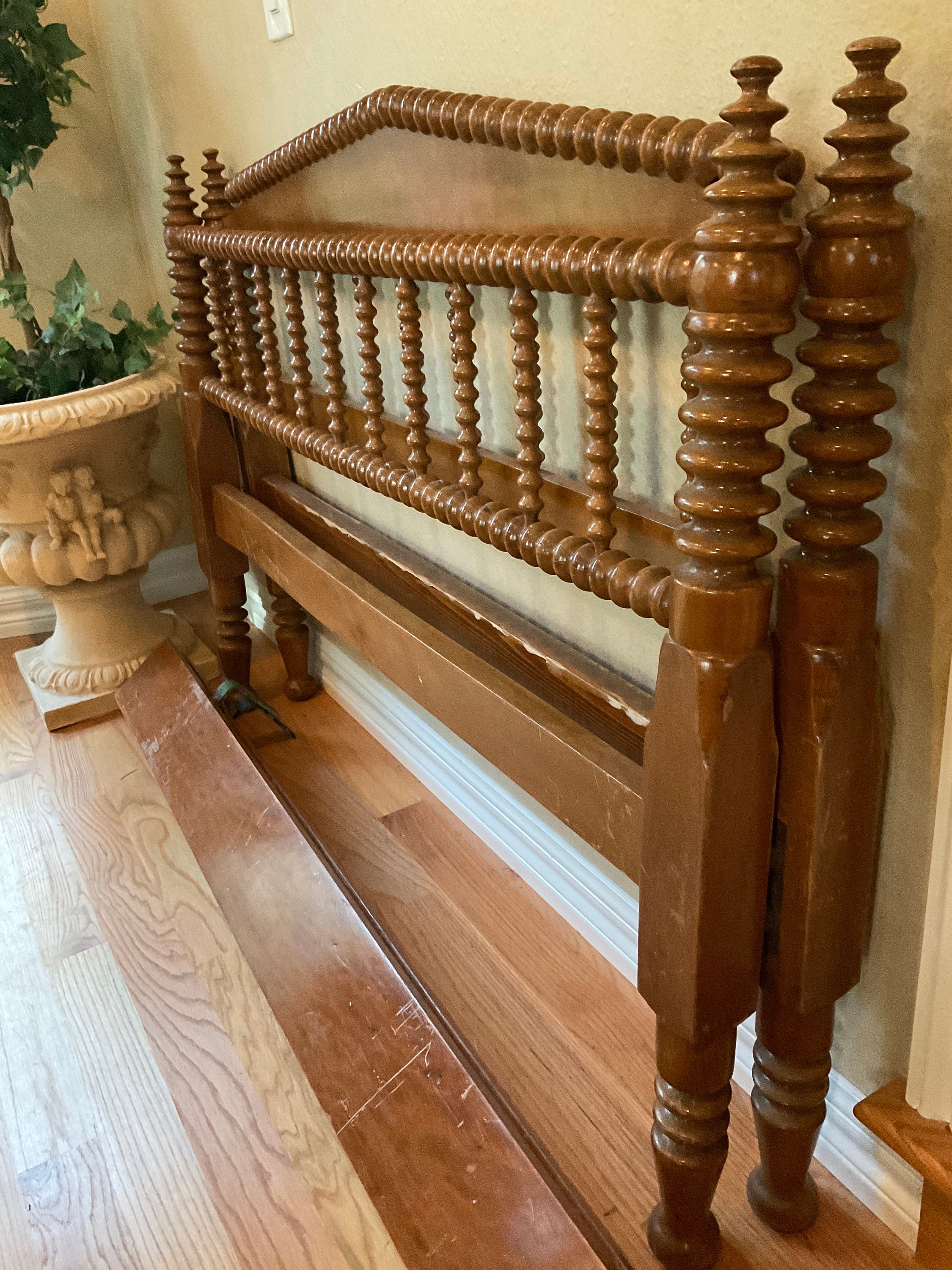 Antique Heirloom Bobbin Spindle Bed Jenny Lind Bed 3 4 Size Etsy