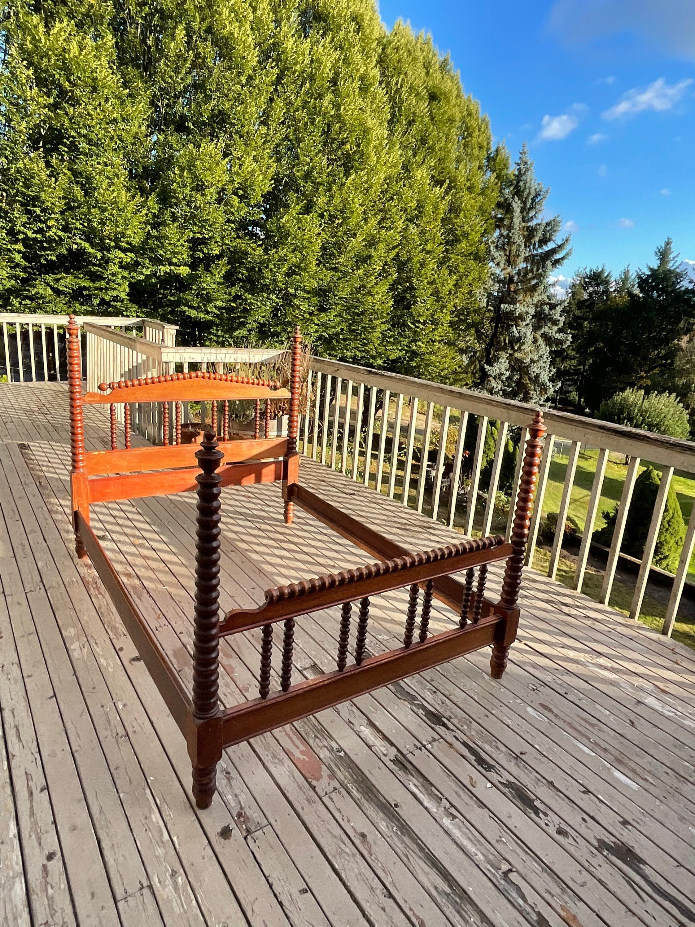 Antique Jenny Lind Bed Frame. Four Poster Spindle Spool Full Size Bed