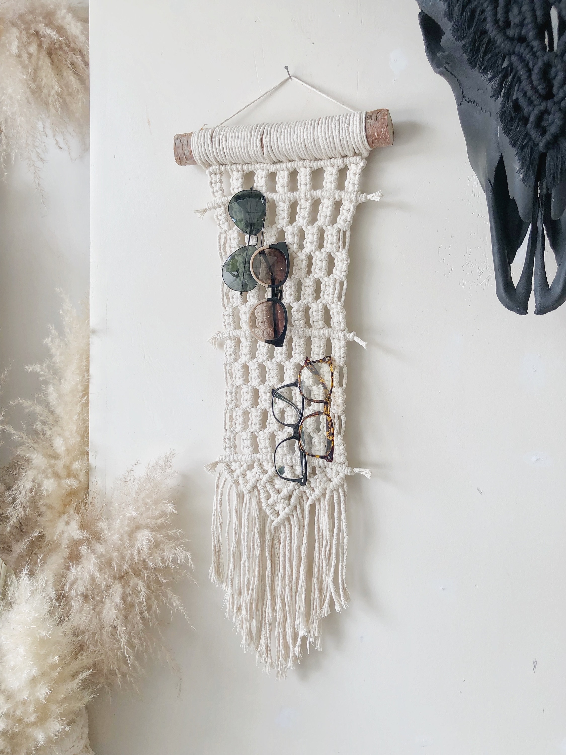 Macrame Sunglass Holder: Boho Eyeglass Organizer