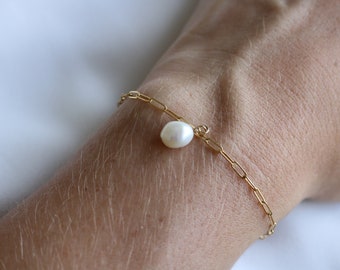 14K guldfyllt kedjearmband med sötvattenspärla och pärlemor