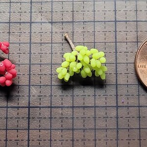 1:12 Scale Dollhouse Grapes (Red and Green)
