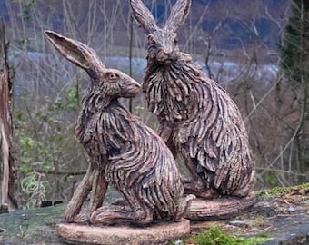 Hare sculpture in ceramic by Paul Szeiler