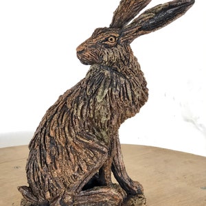 Hare sculpture by Paul Szeiler