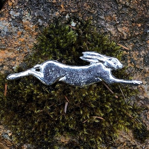 Hare brooch in Pewter by Paul Szeiler