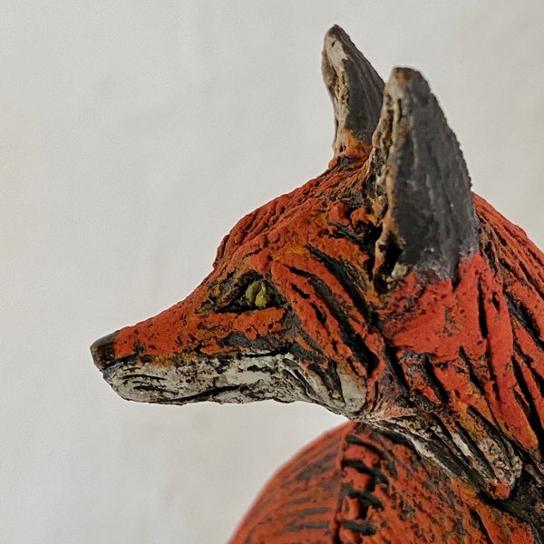 Fox sculpture in ceramic by Paul Szeiler.