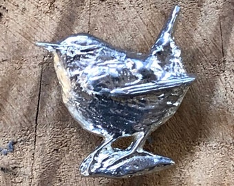 Wren brooch in pewter by Paul Szeiler