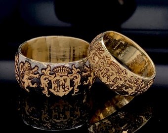 Bague écusson familial personnalisé en or 14 carats : alliance monogramme faite main