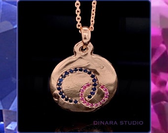 Handmade Rose Gold Sapphire Friendship Necklace: Interlocking Circle Pendant
