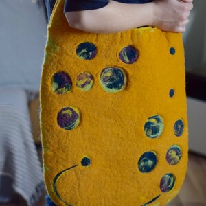 Felt bag, wool bag, feltbag, needlefeelting image 3