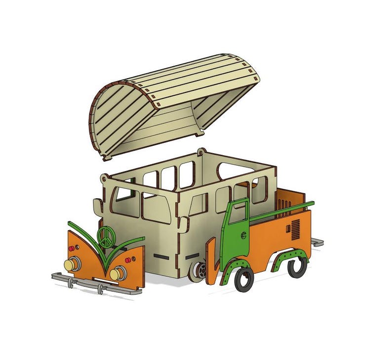 Op de afbeelding: Een houten speelgoedmodel van een vintage bestelwagen met een afneembaar dak. De bestelwagen is oranje, groen en bruin geverfd met een vredesteken op de voorkant. Het dak is beige en heeft een houtnerfstructuur.