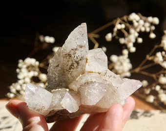 calcite dent de chien sur géode de quartz / Natural Dog Tooth Calcite On Drusy Quartz Clusters