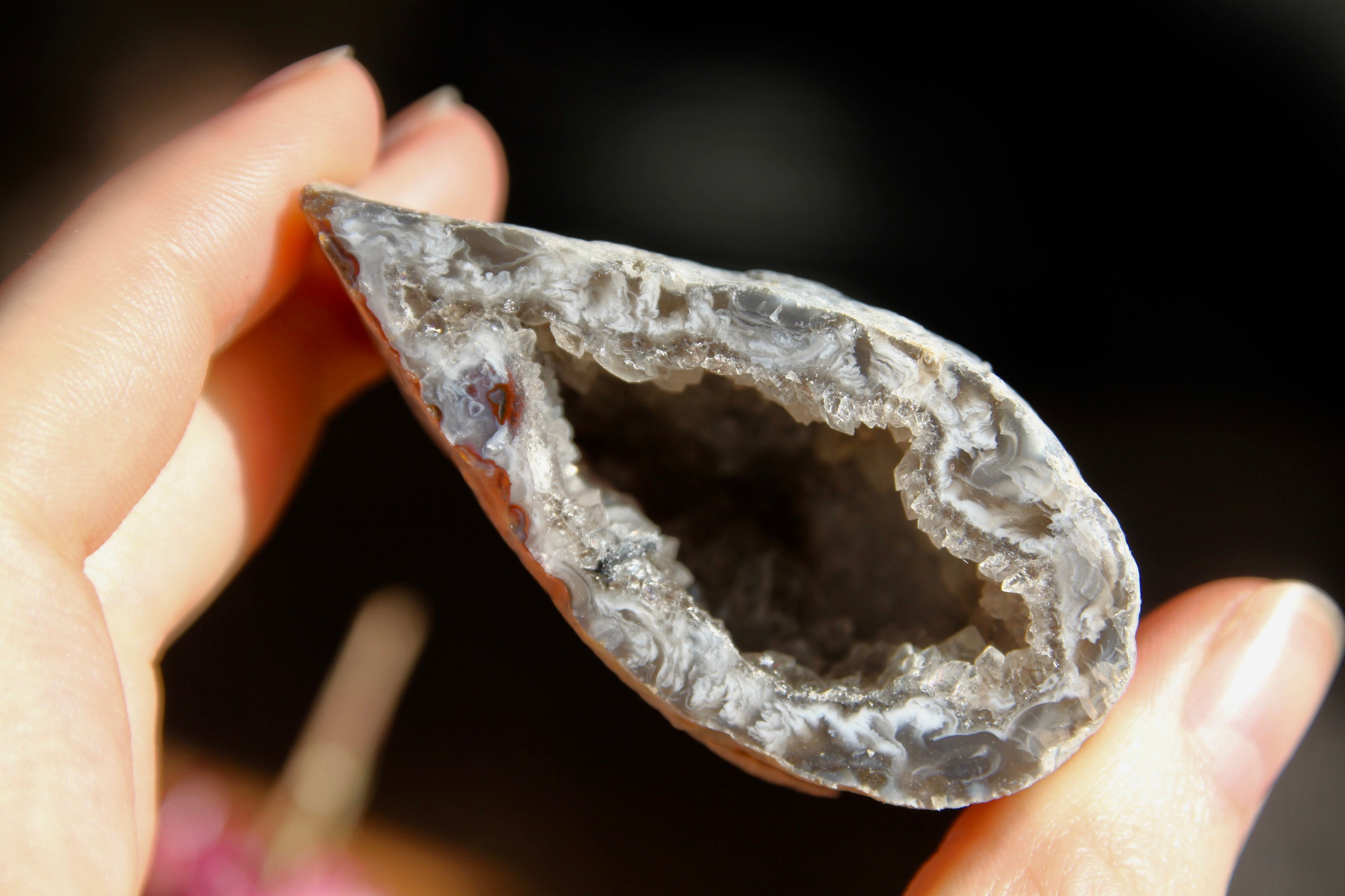 Géodinhos - Géode d'agate Qualité Extra Confiance et Sérénité