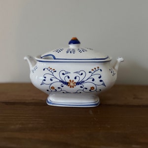 Vintage soup tureen in blue and white, Vintage Tureen, Vintage Soup Tureen, Tureens