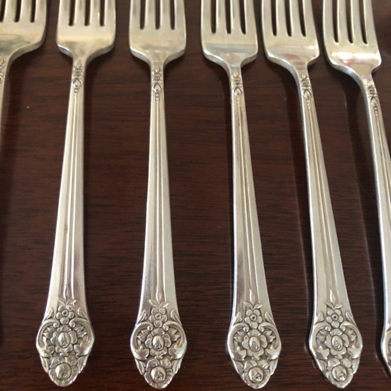 Home & Garden Silverplate Oneida Silver 1948 Plantation Pattern 1881